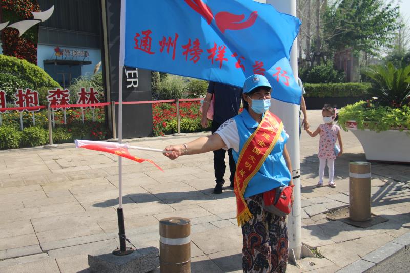 <strong>肥嫩多水大骚逼淫荡视频</strong>